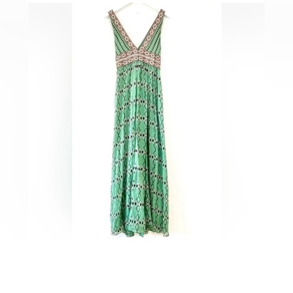 BCBGMaxAzria‎ 100% Silk Green Chiffon bohemian Maxi Dress - Picture 2 of 8